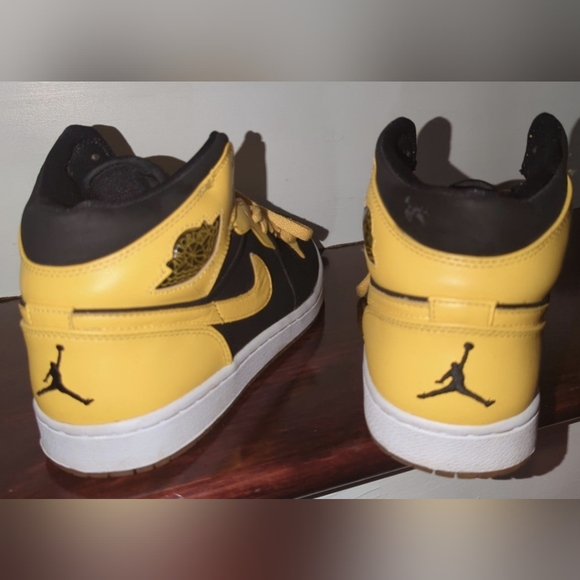 Jordan 1 Old Love New Love Beginning Moments Pack 2007 - Picture 2 of 3